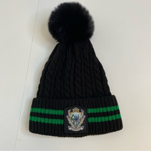 NWOT Throne of Glass Terrasen Inspired Black Knit Beanie/Green Trim Pom Top - Picture 2 of 4